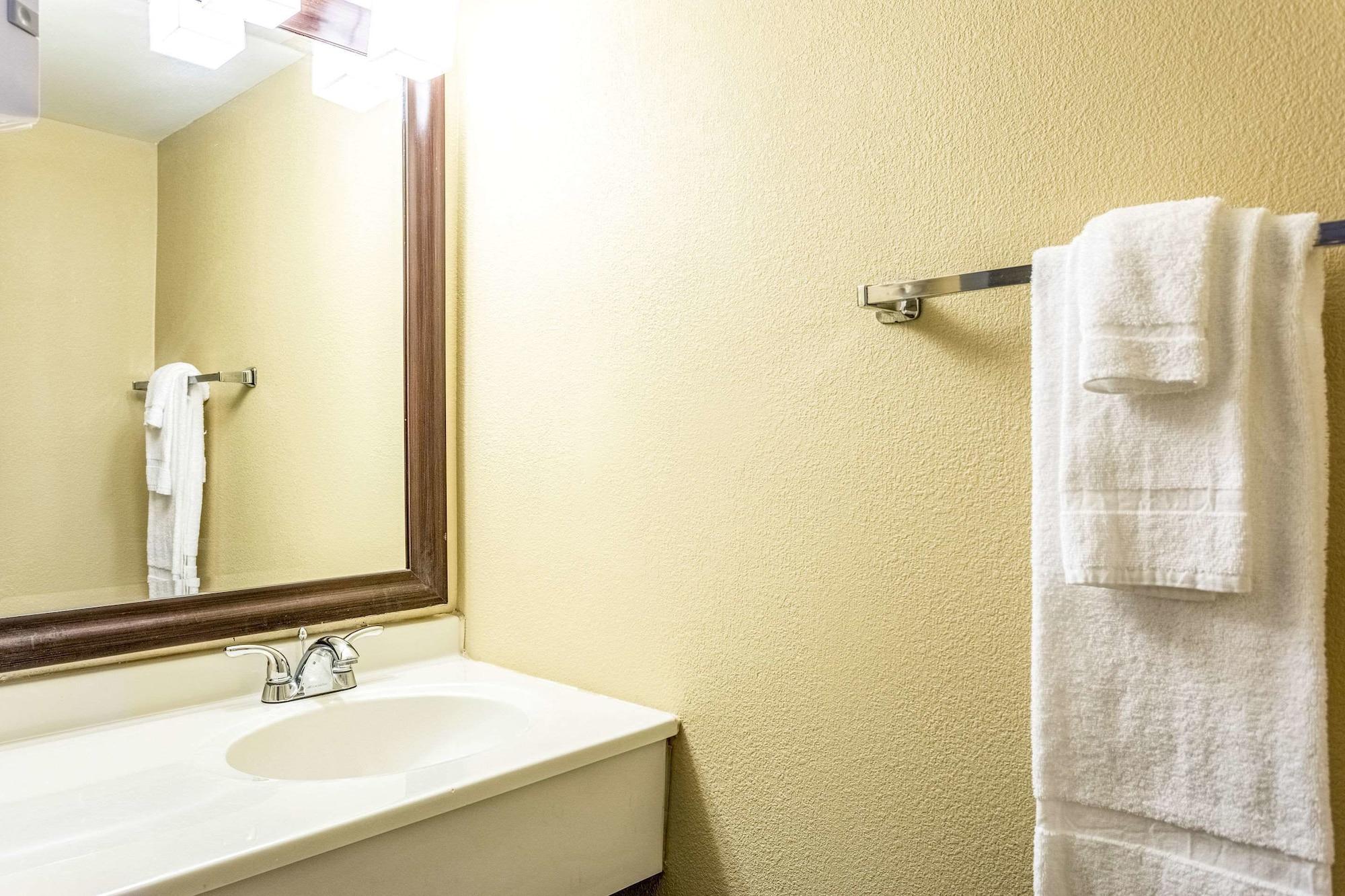 Econo Lodge Fredonia Εξωτερικό φωτογραφία